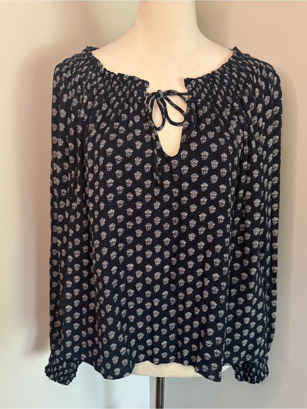 Faherty Emery Peasant Floral Tie-Neck Balloon‎ Sleeves size Small